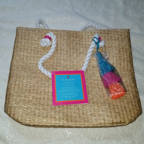 Handbags - NWT Elizabeth Arden Promotional Beach Tote